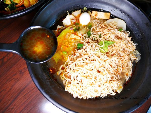 【板橋麻辣小火鍋涼麵】辣屋 川味冒菜 #四川風味 #冒菜 #狼牙土豆 #鐵蛋 #涼麵 (11).JPG