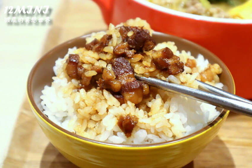 王品旗下平價火鍋!新品剝皮辣椒鍋湯頭超讚!臭豆腐真的好臭!一個人也能吃火鍋!