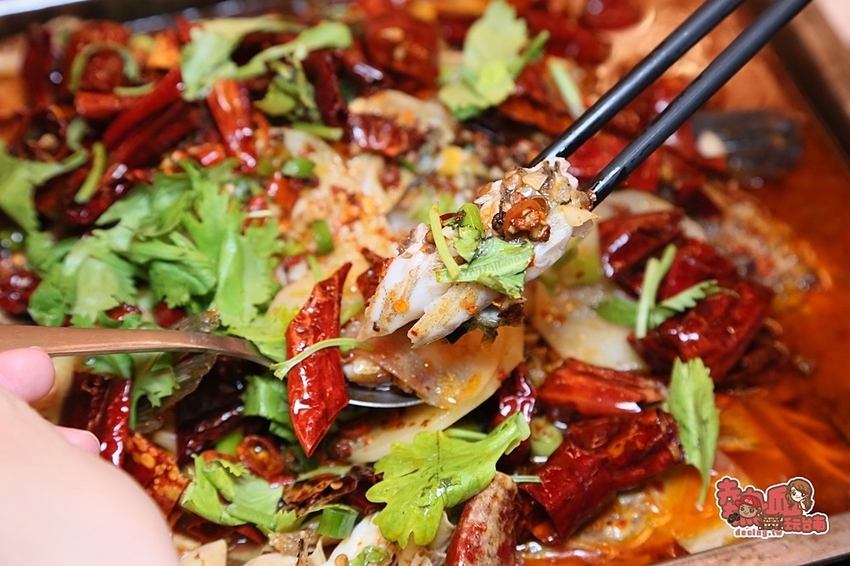 別再路過了！八十年日式老宅內的特色風味料理，天天都有專人駐唱：留香居海鮮燒烤音樂餐廳 - 熱血玩台南。跳躍新世界