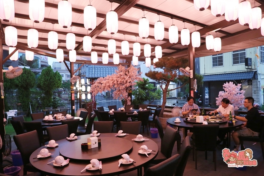 別再路過了！八十年日式老宅內的特色風味料理，天天都有專人駐唱：留香居海鮮燒烤音樂餐廳 - 熱血玩台南。跳躍新世界