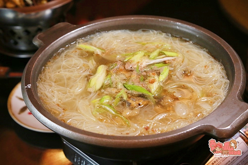 別再路過了！八十年日式老宅內的特色風味料理，天天都有專人駐唱：留香居海鮮燒烤音樂餐廳 - 熱血玩台南。跳躍新世界