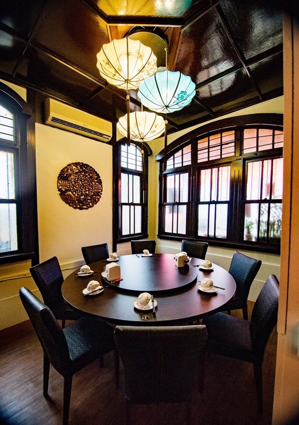 別再路過了！八十年日式老宅內的特色風味料理，天天都有專人駐唱：留香居海鮮燒烤音樂餐廳 - 熱血玩台南。跳躍新世界