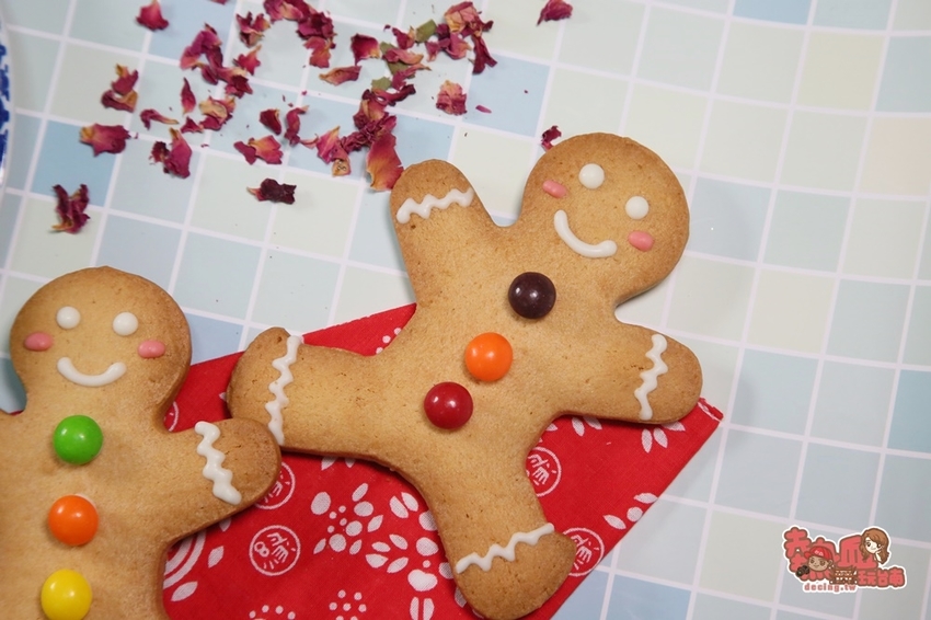 【台南麵包】對不起真的要限量！超大顆金元寶讓你吃到跳起來：鳥麵包 - 熱血玩台南。跳躍新世界
