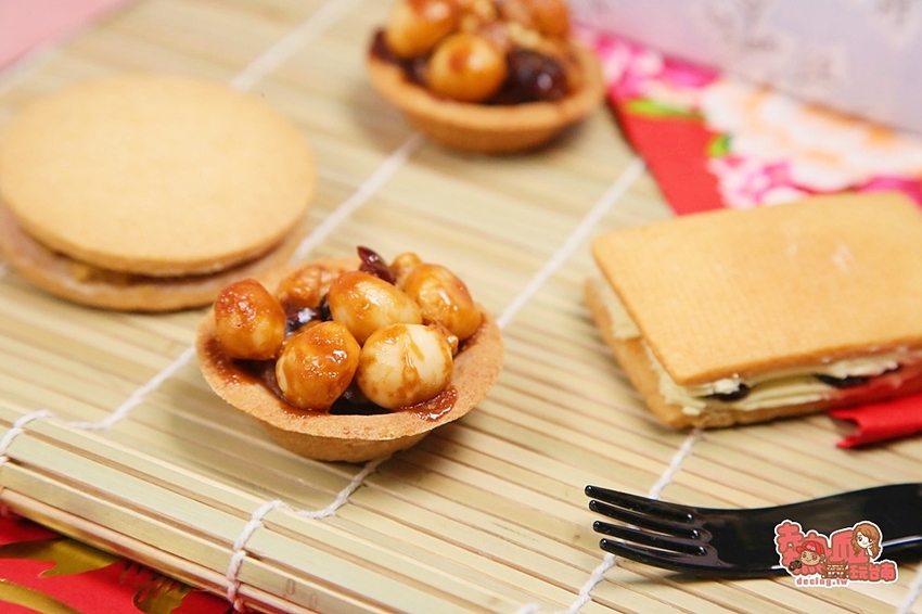 【台南麵包】對不起真的要限量！超大顆金元寶讓你吃到跳起來：鳥麵包 - 熱血玩台南。跳躍新世界