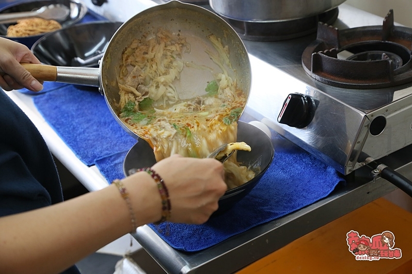 最浮誇的肉多多鍋燒，營業到凌晨的育樂街宵夜美食：御鍋燒 - 熱血玩台南。跳躍新世界