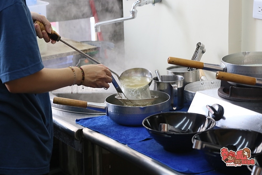 最浮誇的肉多多鍋燒，營業到凌晨的育樂街宵夜美食：御鍋燒 - 熱血玩台南。跳躍新世界