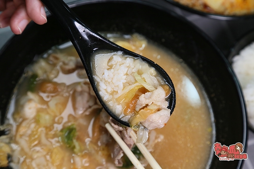 最浮誇的肉多多鍋燒，營業到凌晨的育樂街宵夜美食：御鍋燒 - 熱血玩台南。跳躍新世界