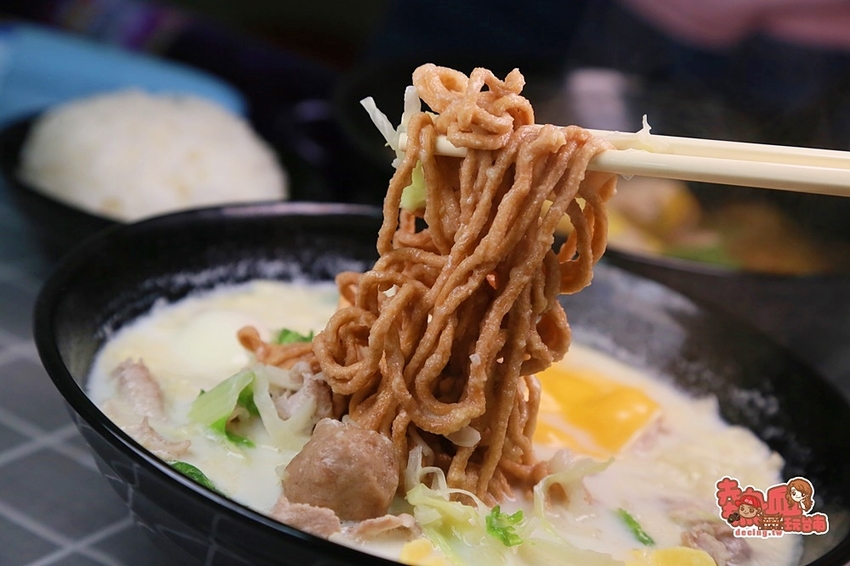 最浮誇的肉多多鍋燒，營業到凌晨的育樂街宵夜美食：御鍋燒 - 熱血玩台南。跳躍新世界