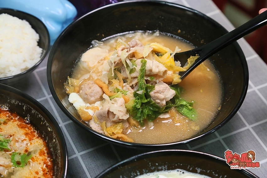 最浮誇的肉多多鍋燒，營業到凌晨的育樂街宵夜美食：御鍋燒 - 熱血玩台南。跳躍新世界