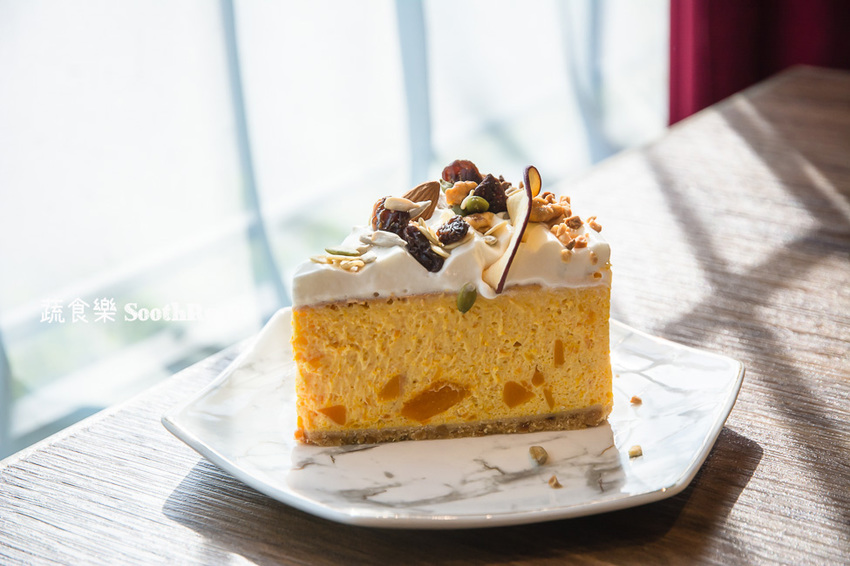 |台南美食|蔬食樂河畔店SoothRoad,安平下午茶推薦,精緻蔬食沙拉、手作蛋糕、披薩 - 阿婷的旅行札記。