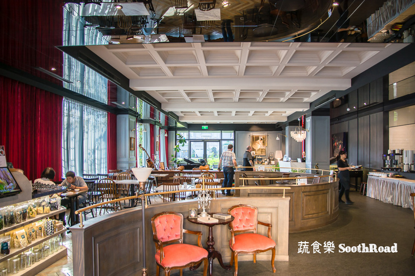 |台南美食|蔬食樂河畔店SoothRoad,安平下午茶推薦,精緻蔬食沙拉、手作蛋糕、披薩 - 阿婷的旅行札記。