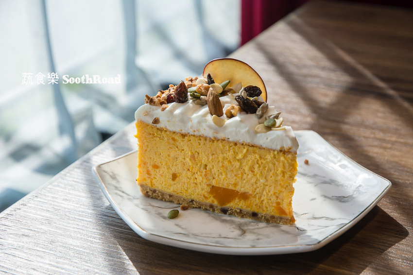 |台南美食|蔬食樂河畔店SoothRoad,安平下午茶推薦,精緻蔬食沙拉、手作蛋糕、披薩 - 阿婷的旅行札記。