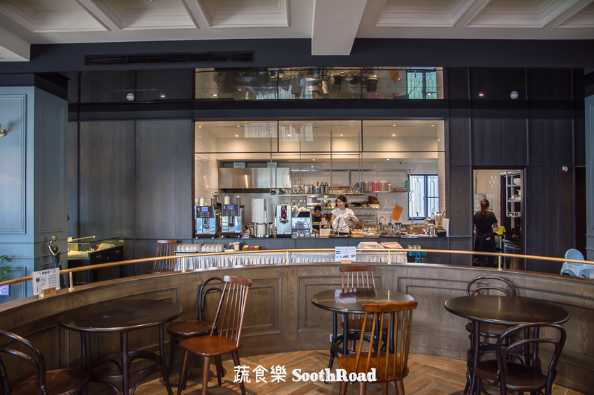 |台南美食|蔬食樂河畔店SoothRoad,安平下午茶推薦,精緻蔬食沙拉、手作蛋糕、披薩 - 阿婷的旅行札記。