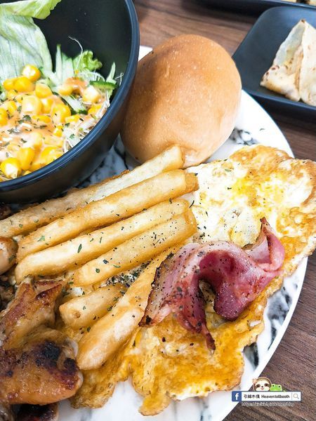 【嘉義】找倉手工蛋餅早午餐店  – 新式早餐店內蘊藏老靈魂，四十年米糕與祖傳蛋餅交逢早午餐