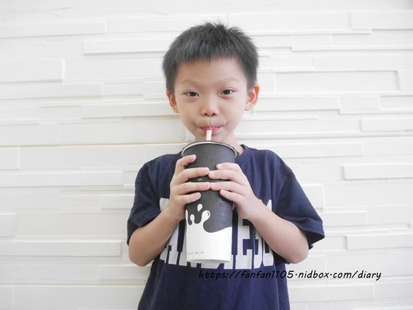 【內科飲料外送】Classic Milk #CM #啪啪奶 #台灣在地水果 #木瓜牛奶 #紅心芭樂 #現打果汁 #熱狗堡 (10).JPG