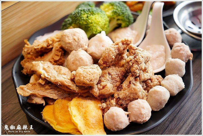 【嘉義民雄】鬼椒麻辣王.火鍋吃到飽首選! 肉品、海鮮、蔬菜、火鍋料、甜點、冰淇淋、啤酒、冷熱飲通通無限享用!