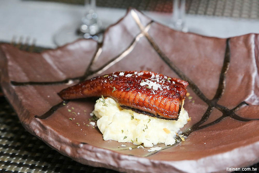 沐丰法式料理~道道驚喜的暖心料理加上親民價格,結合法式料理與東方藝術元素,有溫度的質感法式餐廳! - 台南好Food遊