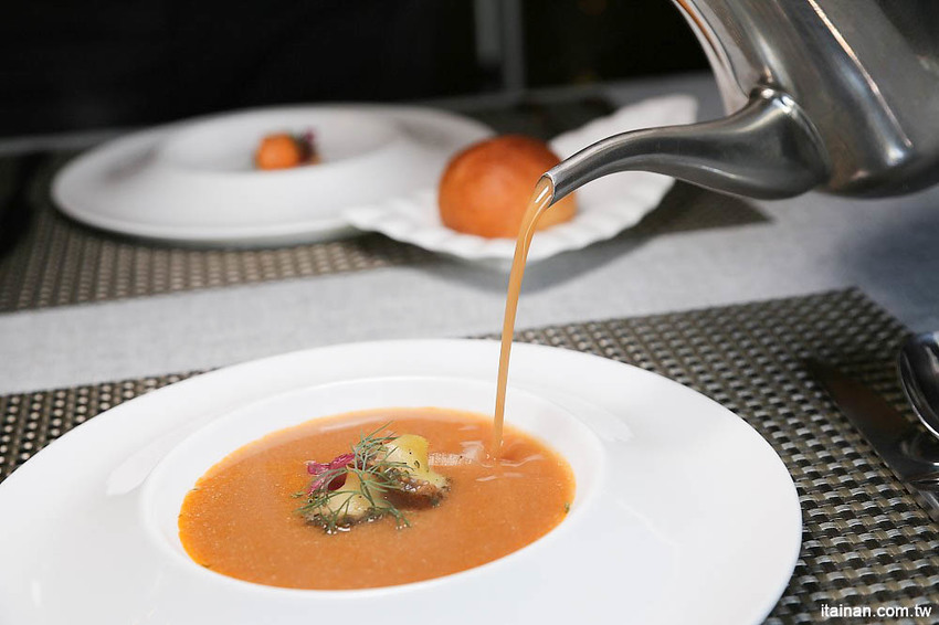 沐丰法式料理~道道驚喜的暖心料理加上親民價格,結合法式料理與東方藝術元素,有溫度的質感法式餐廳! - 台南好Food遊