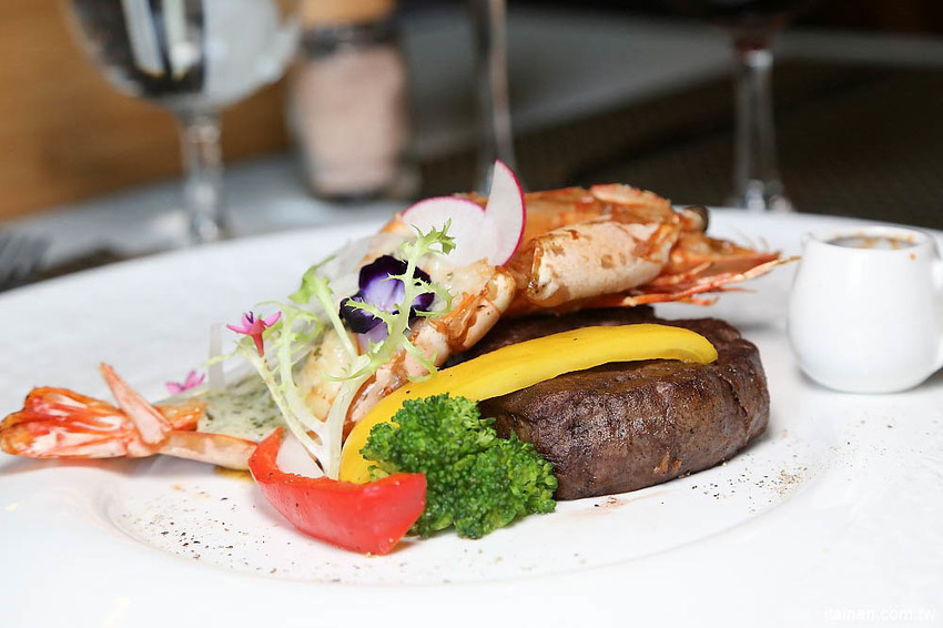 沐丰法式料理~道道驚喜的暖心料理加上親民價格,結合法式料理與東方藝術元素,有溫度的質感法式餐廳! - 台南好Food遊