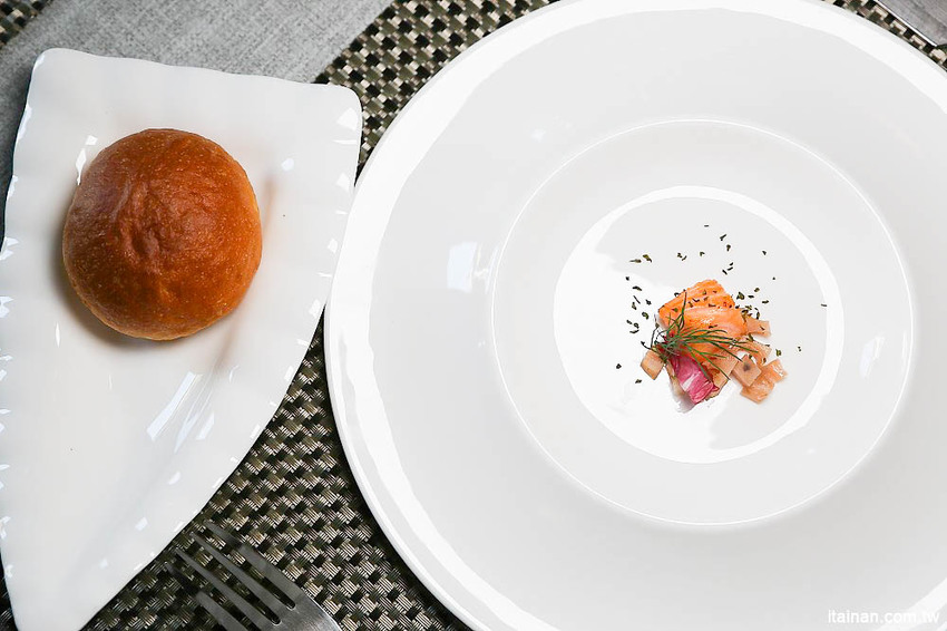 沐丰法式料理~道道驚喜的暖心料理加上親民價格,結合法式料理與東方藝術元素,有溫度的質感法式餐廳! - 台南好Food遊