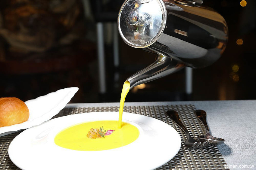 沐丰法式料理~道道驚喜的暖心料理加上親民價格,結合法式料理與東方藝術元素,有溫度的質感法式餐廳! - 台南好Food遊