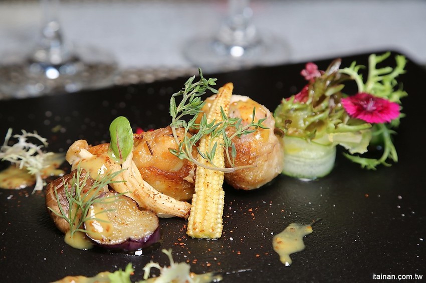 沐丰法式料理~道道驚喜的暖心料理加上親民價格,結合法式料理與東方藝術元素,有溫度的質感法式餐廳! - 台南好Food遊