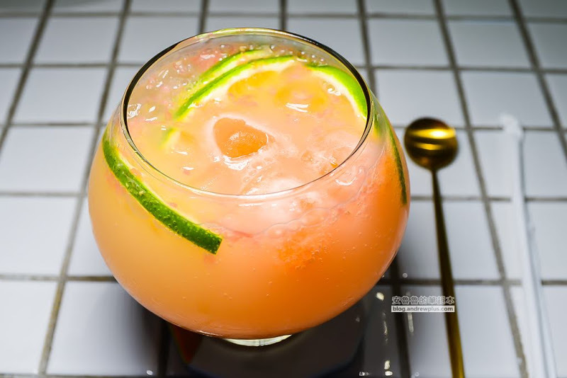 晨禔 kitchen-酥炸軟殼蟹漢堡和滿嘴黑墨魚義大利麵