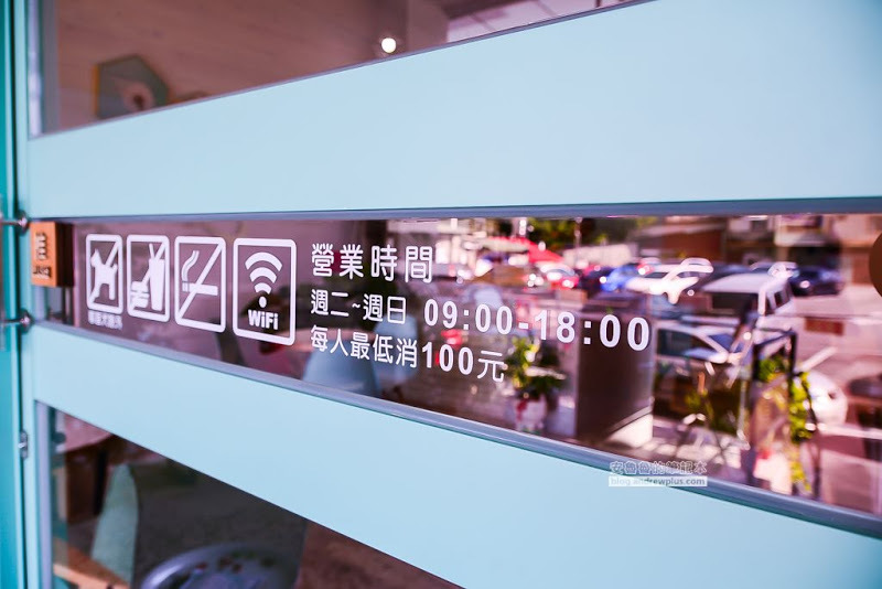 晨禔 kitchen-酥炸軟殼蟹漢堡和滿嘴黑墨魚義大利麵