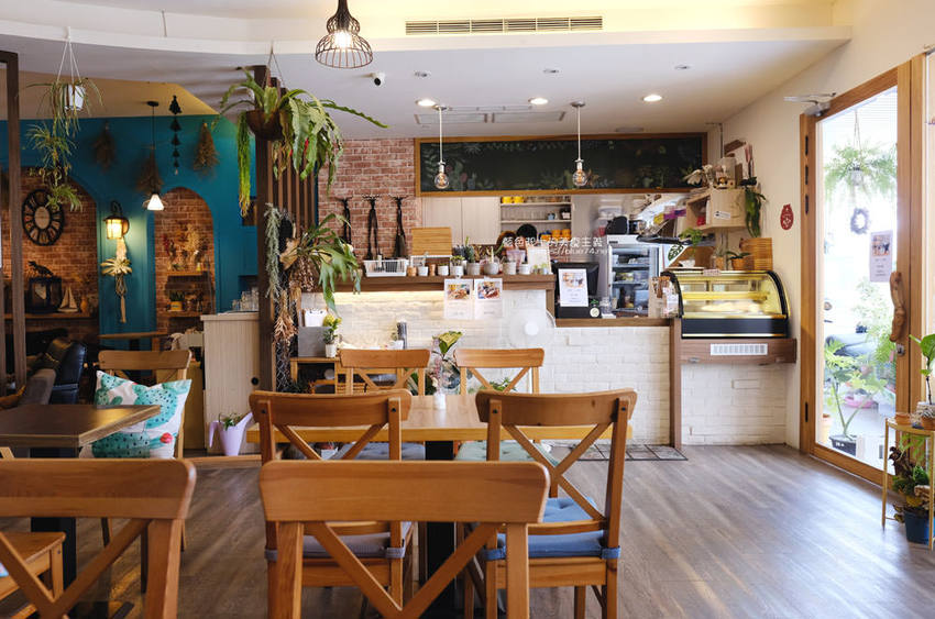 苗栗美食│植感咖啡-走進植栽系咖啡館，綠意空間裡享用下午茶 - 藍色起士的美食主義