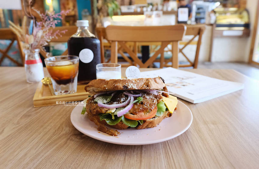 苗栗美食│植感咖啡-走進植栽系咖啡館，綠意空間裡享用下午茶 - 藍色起士的美食主義