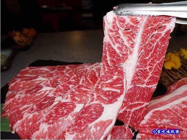 特選極黑霜降牛-火之舞和牛燒烤吃到飽桃園店 (2).jpg