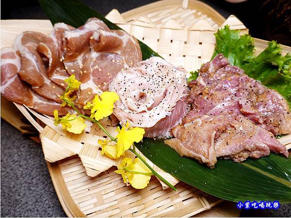 豬肉盤-火之舞和牛燒烤吃到飽桃園店.jpg