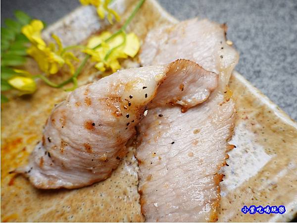 極黑豬頸肉-火之舞和牛燒烤吃到飽桃園店 (2).jpg