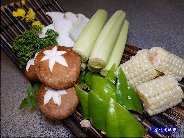 蔬菜拼盤-火之舞和牛燒烤吃到飽-桃園店.jpg
