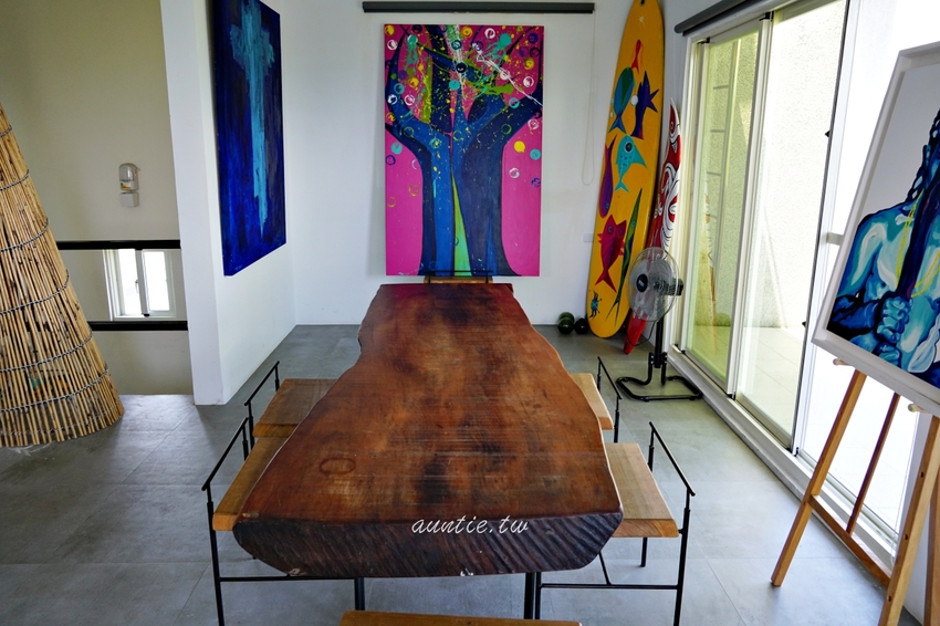 【花蓮】部落皇后藝術咖啡 看稻浪賞畫作喝咖啡 當代藝術家優席夫咖啡聽 - 水晶安蹄 不務正業過生活