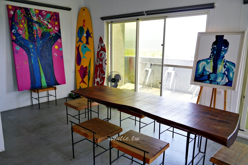 【花蓮】部落皇后藝術咖啡 看稻浪賞畫作喝咖啡 當代藝術家優席夫咖啡聽 - 水晶安蹄 不務正業過生活