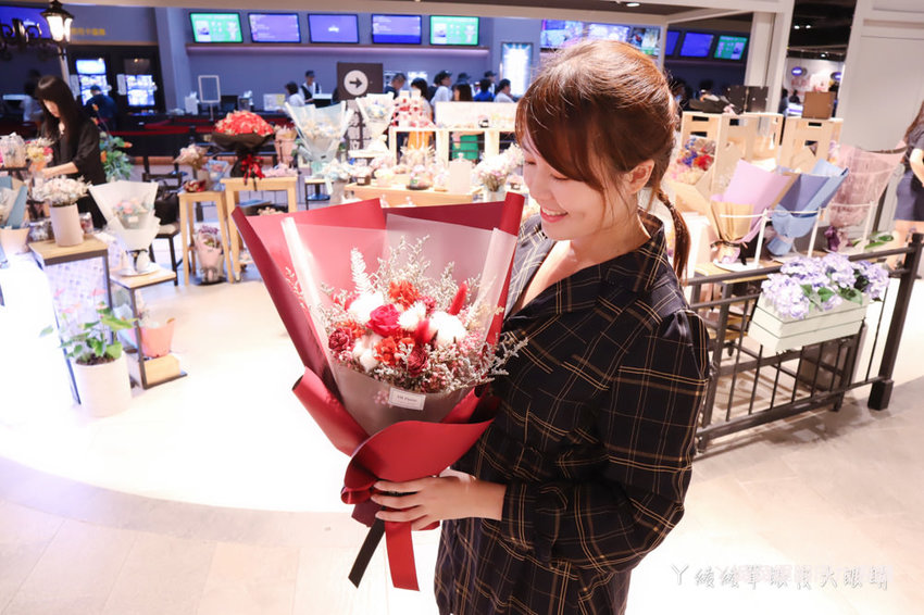 來自宜蘭的鄉間座千層蛋糕專賣店,終於來新竹巨城四樓快閃!讓甜點控尖叫的平價千層蛋糕