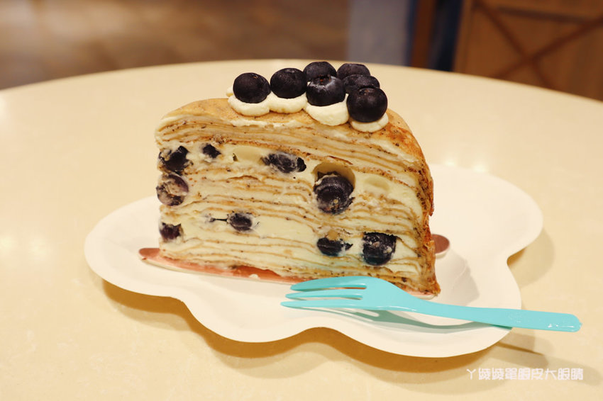 來自宜蘭的鄉間座千層蛋糕專賣店,終於來新竹巨城四樓快閃!讓甜點控尖叫的平價千層蛋糕