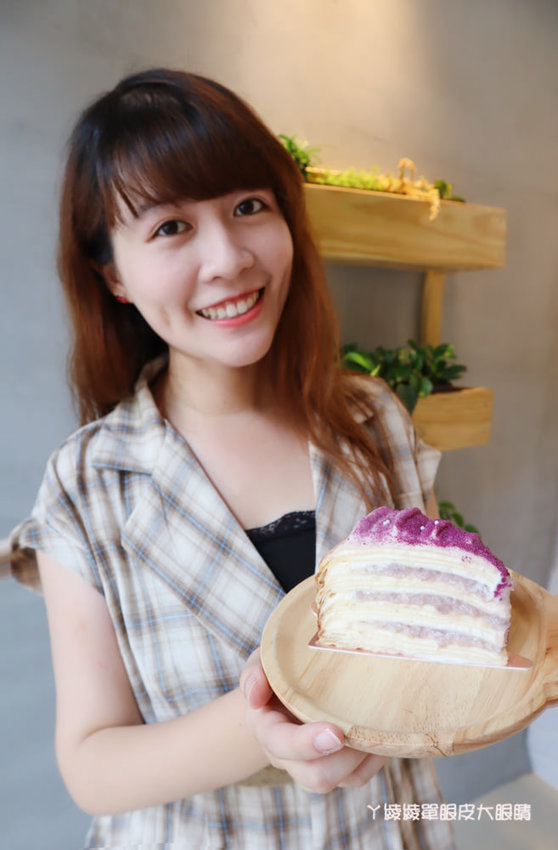 來自宜蘭的鄉間座千層蛋糕專賣店,終於來新竹巨城四樓快閃!讓甜點控尖叫的平價千層蛋糕