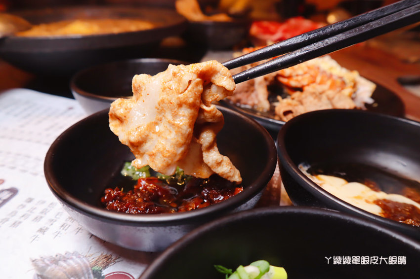 新竹火鍋推薦嗑肉石鍋新竹經國店!肉肉狂人必吃!大份量肉盤只要兩百多元,花599元就能爽吃和牛