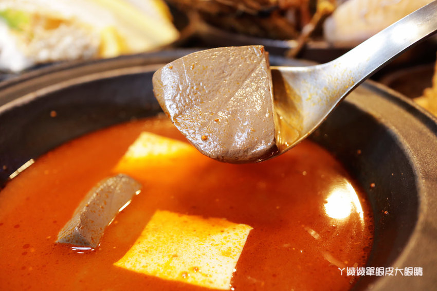 新竹火鍋嗑肉石鍋新竹經國店｜一元加購小痛風海鮮拼盤！龍霸王雙人餐一次吃到四種肉品！