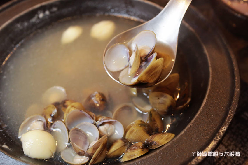 新竹火鍋嗑肉石鍋新竹經國店｜一元加購小痛風海鮮拼盤！龍霸王雙人餐一次吃到四種肉品！