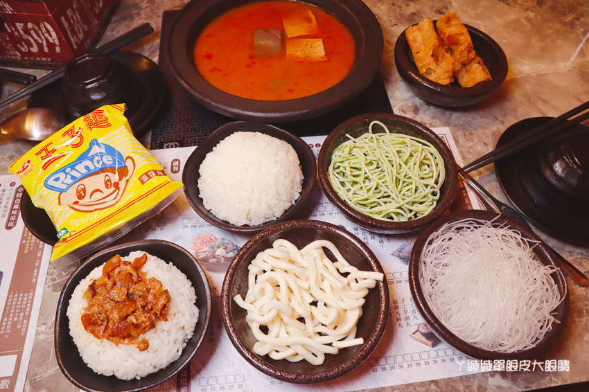 新竹火鍋推薦嗑肉石鍋新竹經國店！肉肉狂人必吃！大份量肉盤只要兩百多元，花599元就能爽吃和牛