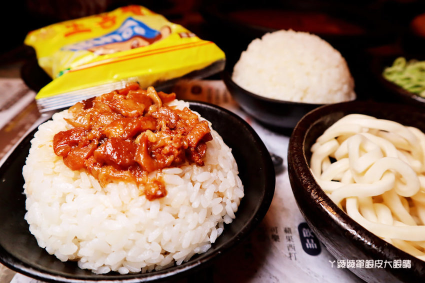 新竹火鍋推薦嗑肉石鍋新竹經國店!肉肉狂人必吃!大份量肉盤只要兩百多元,花599元就能爽吃和牛