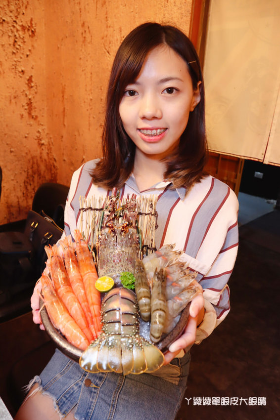 新竹火鍋推薦嗑肉石鍋新竹經國店!肉肉狂人必吃!大份量肉盤只要兩百多元,花599元就能爽吃和牛