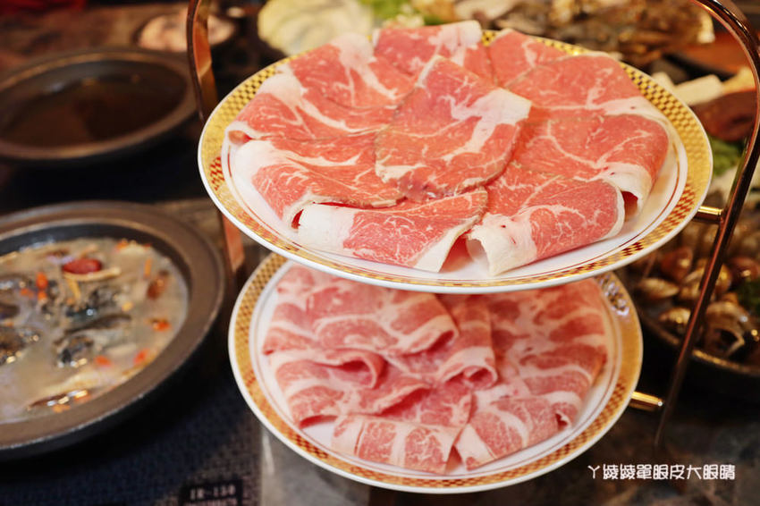 新竹火鍋嗑肉石鍋新竹經國店｜一元加購小痛風海鮮拼盤！龍霸王雙人餐一次吃到四種肉品！