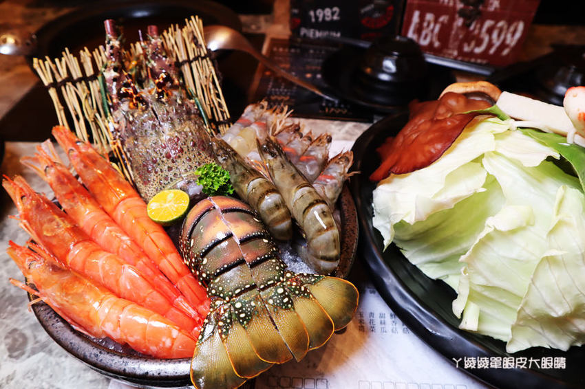 新竹火鍋推薦嗑肉石鍋新竹經國店！肉肉狂人必吃！大份量肉盤只要兩百多元，花599元就能爽吃和牛