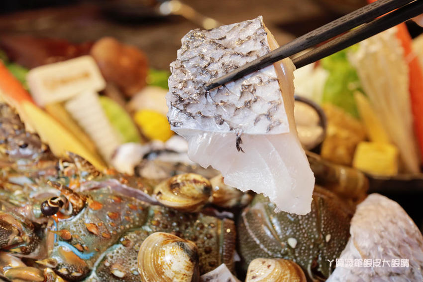 新竹火鍋嗑肉石鍋新竹經國店｜一元加購小痛風海鮮拼盤！龍霸王雙人餐一次吃到四種肉品！