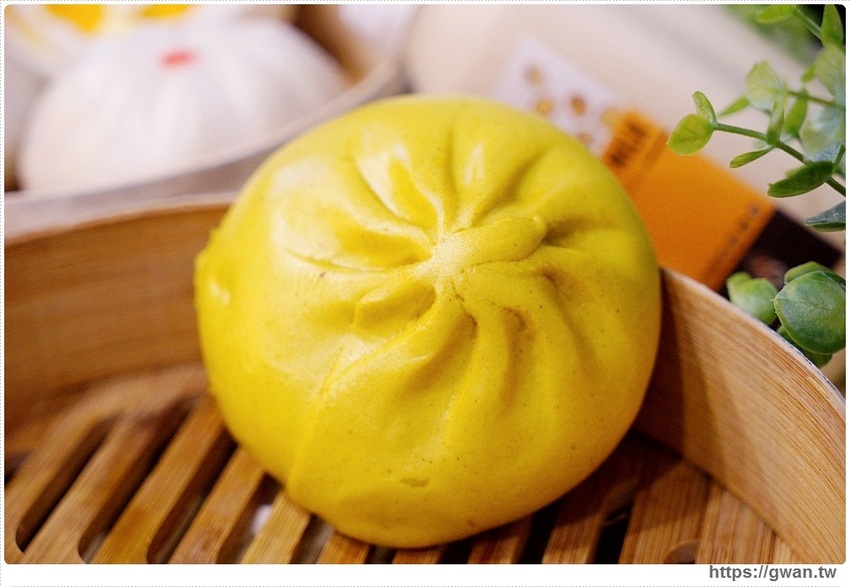 全台唯一網美包子店～爆漿鮮肉包、超濃起司包，現點現蒸內用銅板價！