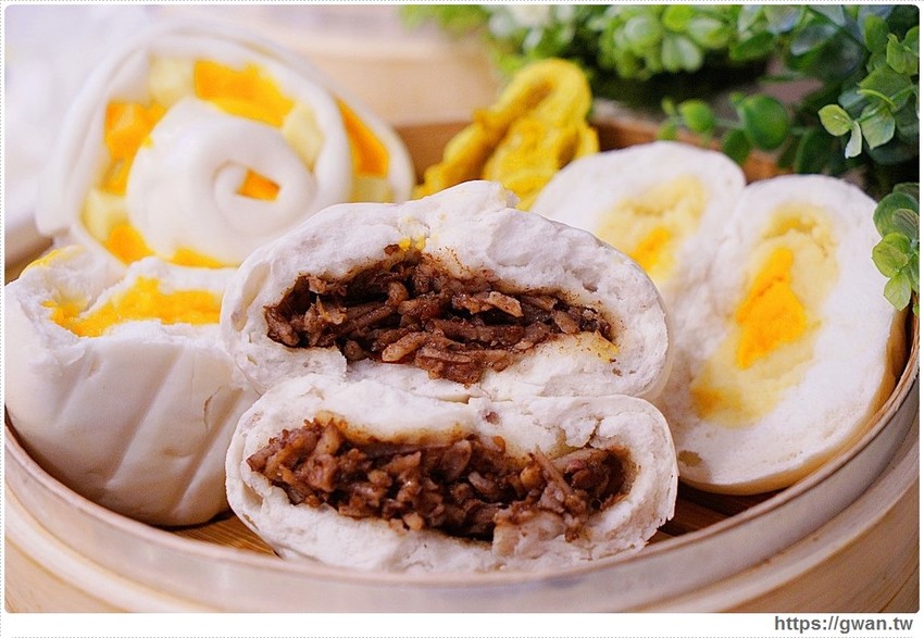 全台唯一網美包子店～爆漿鮮肉包、超濃起司包，現點現蒸內用銅板價！
